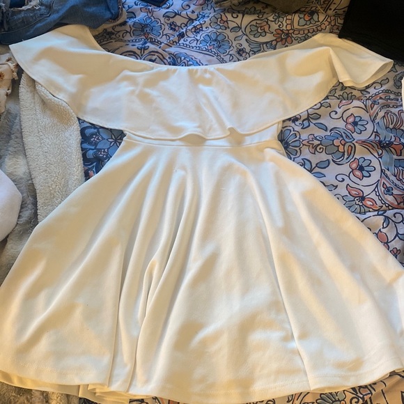 Windsor Dresses & Skirts - White dress